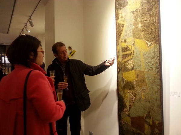 Nilai-nilai seni rupa Vietnam melalui lukisan lak dan lukisan di atas kertas Do ciptaan pelukis Mai Dac Linh